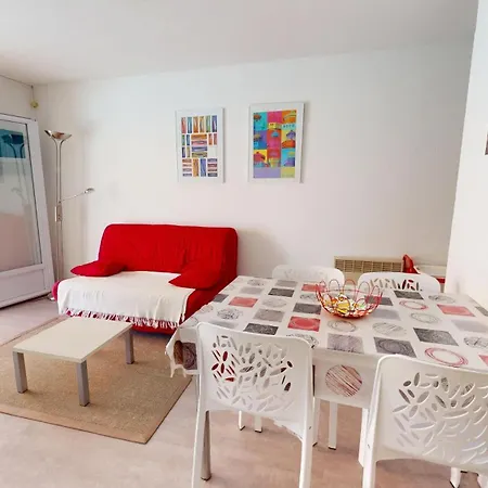 Apartment Golden Sea - A 50m&garage Prive